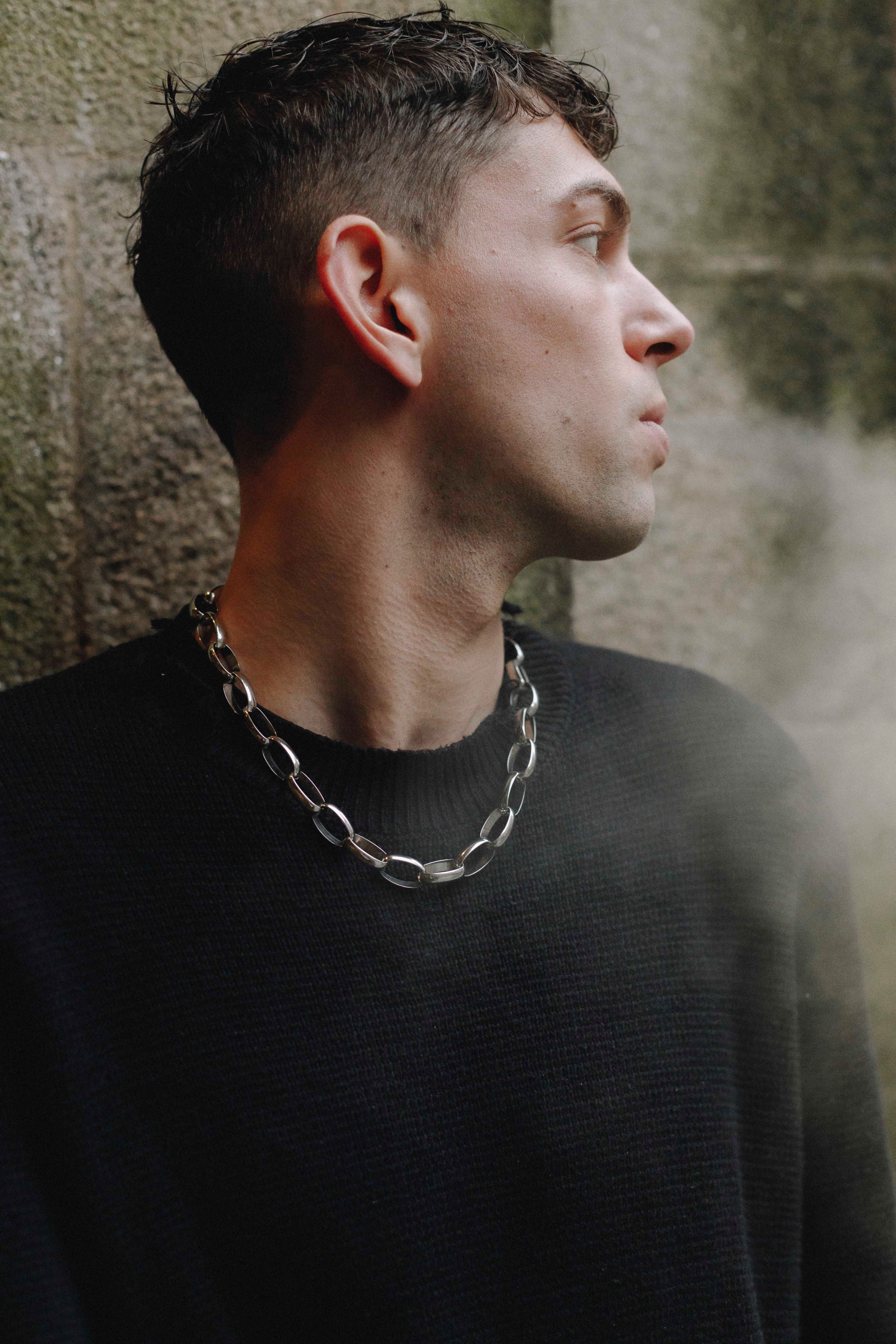 Collar Savage de ALMADIVERSA, detalle de la joya