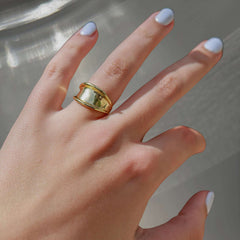 Anillo Akina