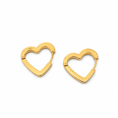 Pendientes Loveless dorados con forma de corazón sobre fondo blanco