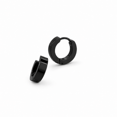 Aros Blackout pequeños con acabado negro y cierre articulado