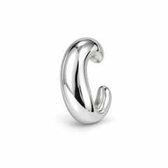 Earcuff Ímpetu plateado, foto de producto.