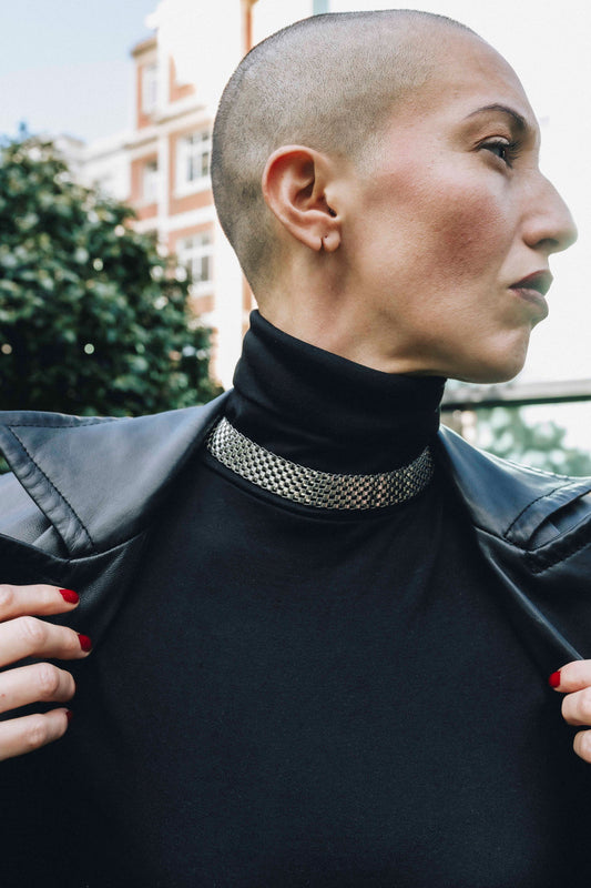 Collar Venom de ALMADIVERSA, vista alternativa