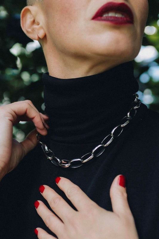 Collar Savage de ALMADIVERSA, vista alternativa