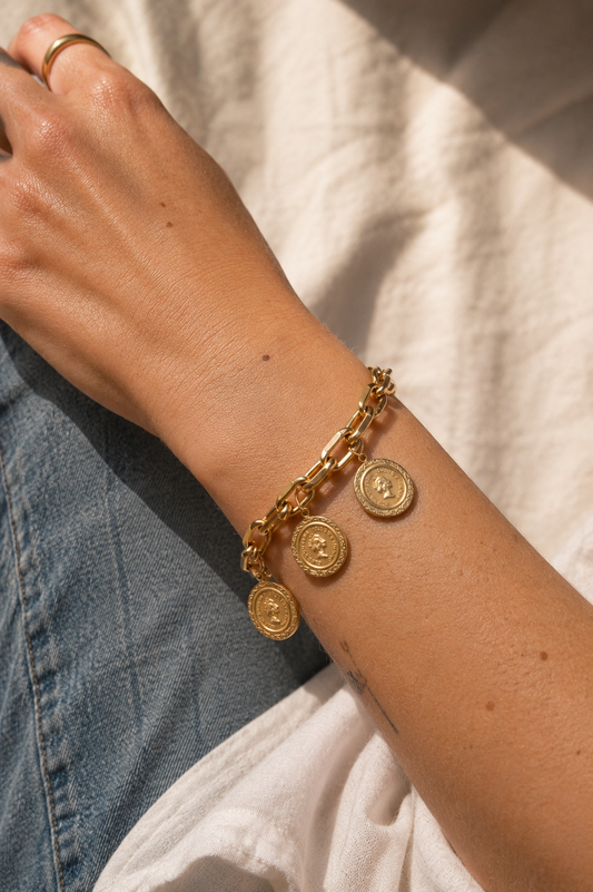 Pulsera Áurea Coins de ALMADIVERSA, vista alternativa