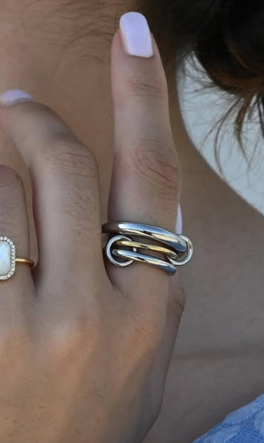 Anillo Bound Crush de ALMADIVERSA, vista alternativa