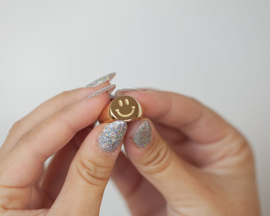 Anillo Smiley de ALMADIVERSA, vista alternativa