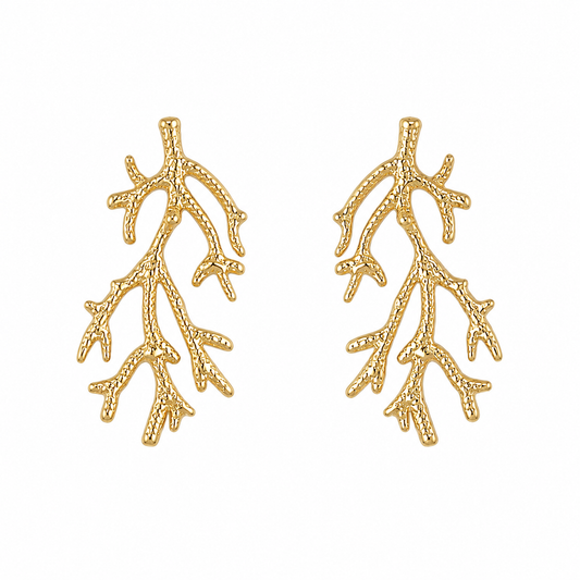 Modelo con pendientes Coral dorados de acero inoxidable