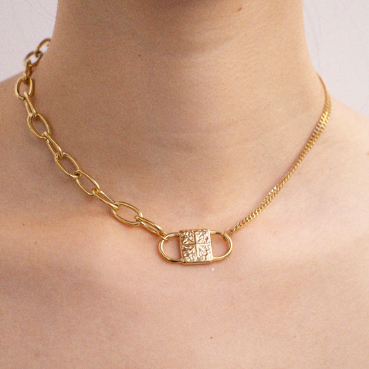 Collar Intercept de ALMADIVERSA, vista alternativa